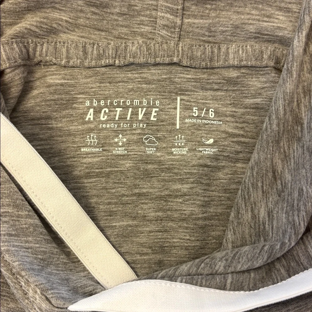 Kids Abercrombie & Fitch Gray Active Short-Sleeve Hoodie Set - age 5/6 - Picture 4 of 9